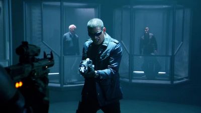 Put the gun down, Mick. - DC's Legends of Tomorrow