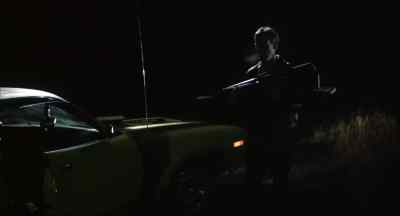 Put the rifles in the trunk and shut it. - The Friends of Eddie Coyle