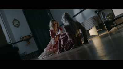 - Put them on.
- They weren't fixed. - Cinderella's Curse