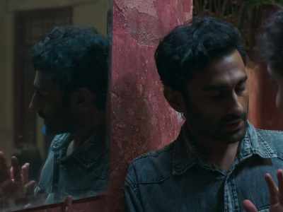 Qaiser works at the erotic dance theatre. - Joyland
