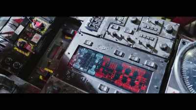 -[Qi grunts]
-[thumps] - The Wandering Earth