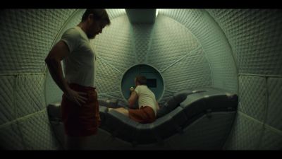 ["Quand on n'a que l'amour" continues] - Black Mirror