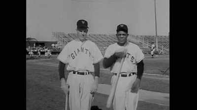 Quando saiu do exército, em 1954, - Say Hey, Willie Mays!