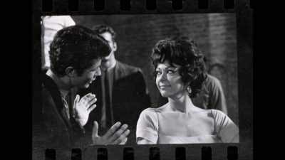 Quando você olha e pensa:
"Sim, você é sua própria heroína. - Rita Moreno: Just a Girl Who Decided to Go for It