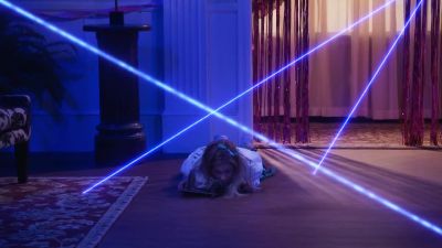 Quarter-turn to your right. - Fuller House
