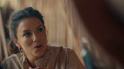 Que nació aquí.
It was born here. - Eva Longoria: Searching for Mexico