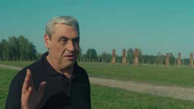 Que no era un hotel de seis estrellas. - The Tattooist’s Son: Journey to Auschwitz
