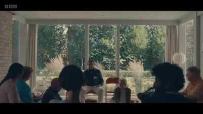 ...que resuena
y crea sonido real. - The Listeners