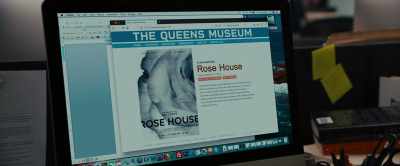 QUEENS MÚZEUM: RÓZSA-HÁZ - The Photograph
