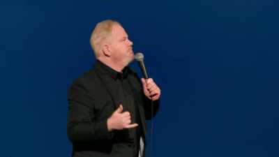 "Quer ouvir uma música?"
Deus responde: "Credo, não!" - Jim Gaffigan: Dark Pale