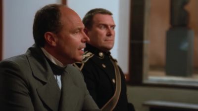 - Qu'est-ce que c'est?
- We call it tretonin, Colonel. - Stargate SG-1