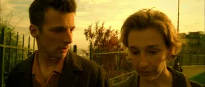- Qu'est-ce que ne fait pas une hirondelle? - Amélie