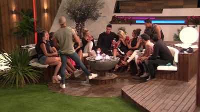 Quick, someone ask Rykard - Love Island