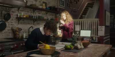 - Quick! Put those books away.
- Yeah. Okay. - The Undoing