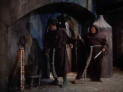 Quick, quick, quick.
Theres someone coming down the corridor. - The Time Tunnel