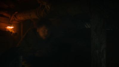 - Quickly. Quickly.
- What's happening? - Game of Thrones