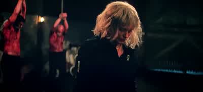 Quiero quitarle los calzones. - 28 Years Later: The Bone Temple