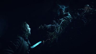 (quietly):
Gentlemen, time we left. - Sleepy Hollow