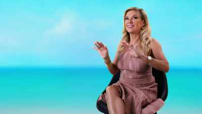 [quirky music] - The Real Housewives Ultimate Girls Trip