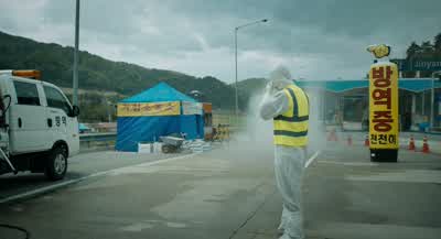 "Tiny leak” my hairy ass. - Train to Busan