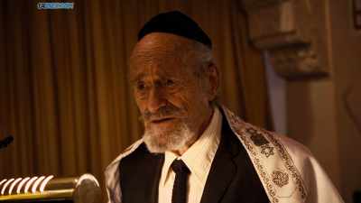 Rabbis aren't meant to be
above anyone, - Hanukkah