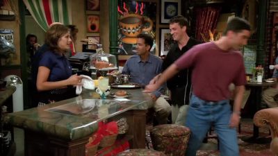- Rach. Can I get some coffee? Thank you.
- Sure. - Friends