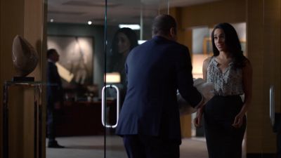 Rachel, I cannot
talk right now. - Suits