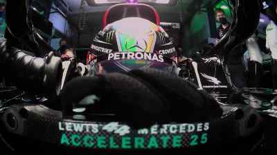 Radio check. - Formula 1: Drive to Survive