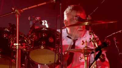 ♪ Radio - The Show Must Go On: The Queen + Adam Lambert Story