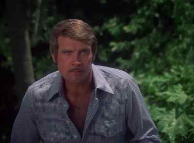 RADIO: XJ-7, land your plane
or we bring you down like we did before. - The Six Million Dollar Man