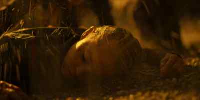 - Raelle, wake up!
- Raelle! - Motherland: Fort Salem
