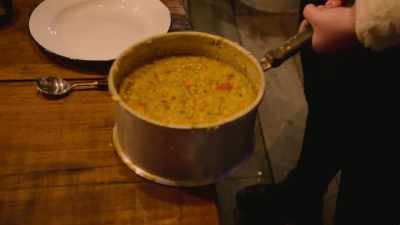 Rae's dinner did look like
summat that you'd find - Snowflake Mountain