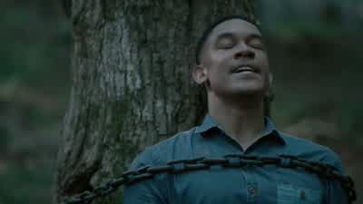 - Raf? - Ian. - Legacies