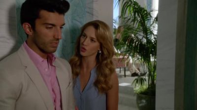 Rafael, stop.
Look, I know you're stressed. - Jane the Virgin