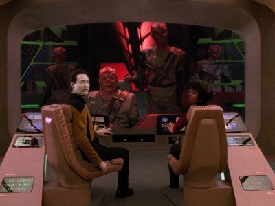 Rai and Jiri at Lungha. - Star Trek: The Next Generation