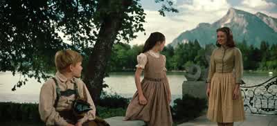 Y i Raindrops on rosesy i And whiskers on kittensy i Bright copper kettlesy i And warm woolen mittensy i Brown paper packages y i Tied up with stringsy i These are a few of my favorite things - The Sound of Music