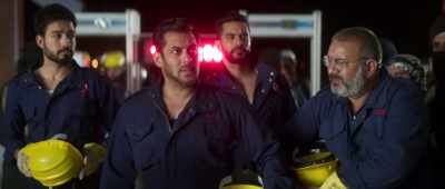 Rakeshji, the control room is yours. - Tiger Zinda Hai