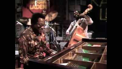 Ramsey Lewis, "The 'In' Crowd." - Listening to Kenny G