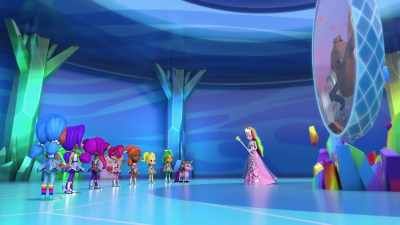 Rangers, I need you
to get that thing off her, - Rainbow Rangers