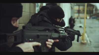 (RAPID GUNFIRE/SCREAMING) - Gangs of London