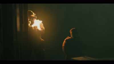 ‐(rapid machine gun fire)
‐(women screaming) - Y: The Last Man
