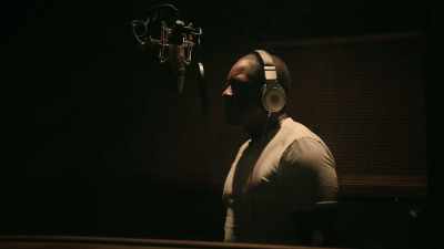 - [rapping indistinctly] - Mixtape