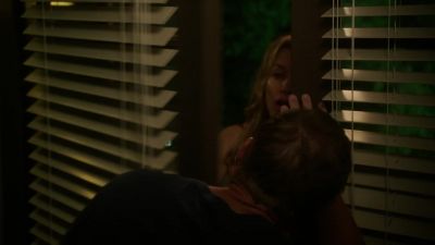 (rapping on door) - Desperate Housewives