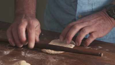 Rather excitingly, Nikki's got
an authentic chapati roller, - James May: Oh Cook!