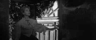 (Rattles door) - The Innocents
