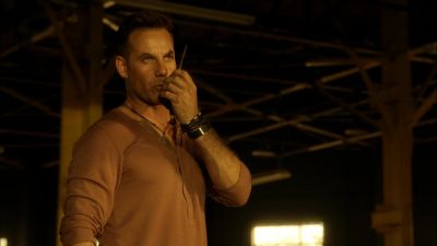 - RAVEN FOUR,
THIS IS BURKE. - Burn Notice