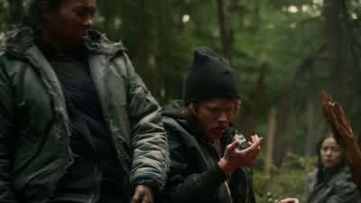 - Raven, get away from us. - The 100