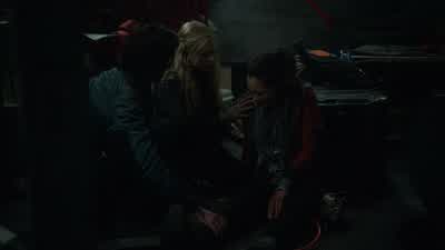 Raven... The bullet's in your spine. - The 100