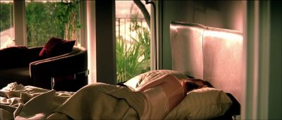 RAY: Hey, you're going to be late. - Shopgirl