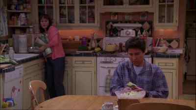 Ray, honey, could you help me
here, please? - Everybody Loves Raymond